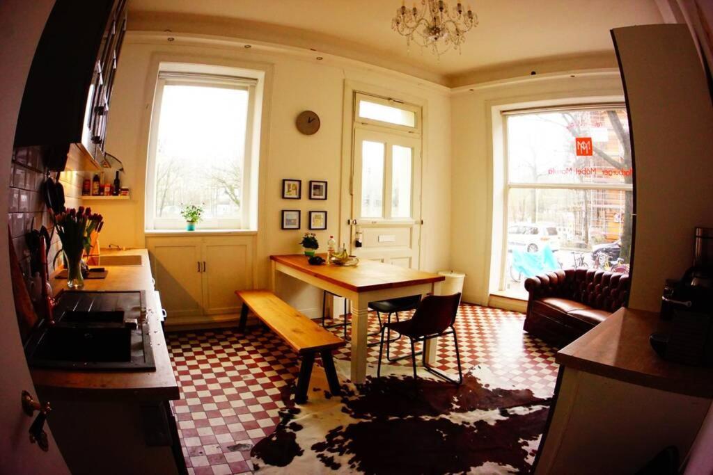 Großzügige 185m2-altbauwohnung In Bestlage 7zimmer-2bäder-2küchen-2wcs Apartment *