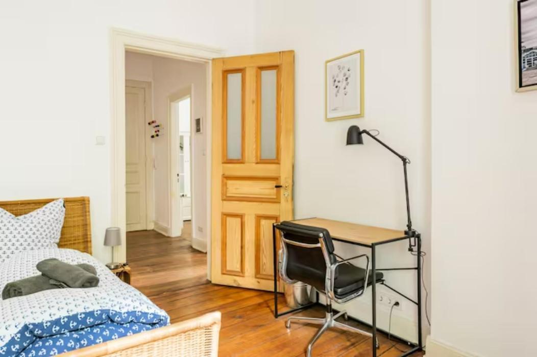 Großzügige 185m2-altbauwohnung In Bestlage 7zimmer-2bäder-2küchen-2wcs Apartment *